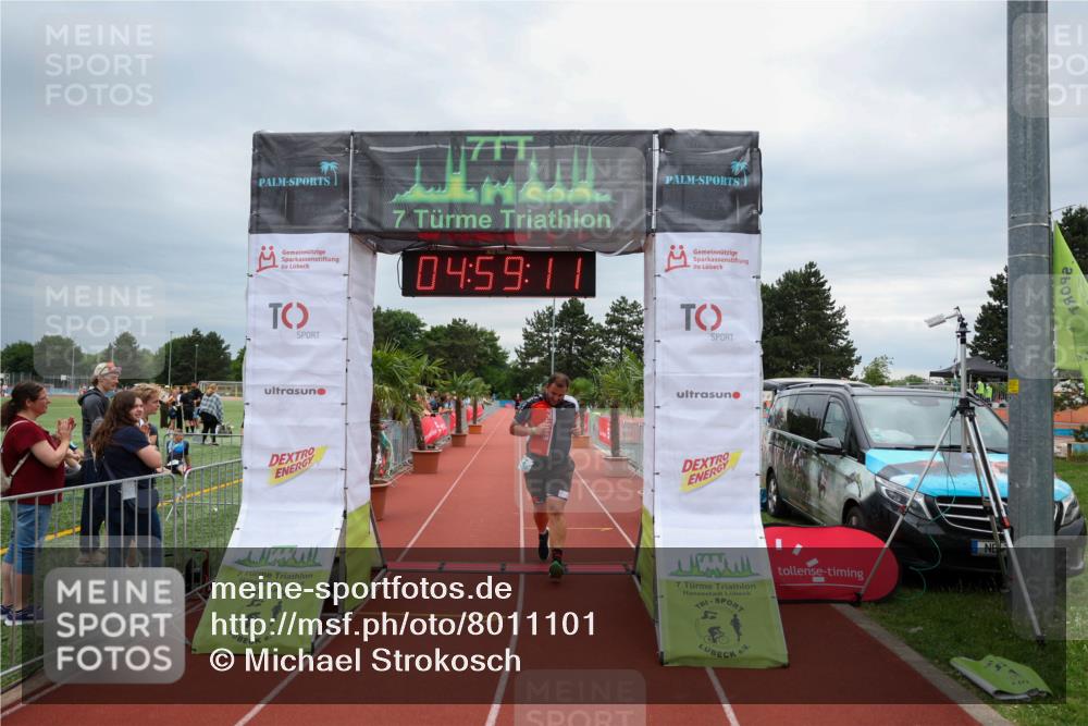 15.06.2025 - 7 Türme Triathlon Michael Strokosch http://msf.ph/oto/8011101 15.06.2025 14:59:10 Ziel  meine-sportfotos.de