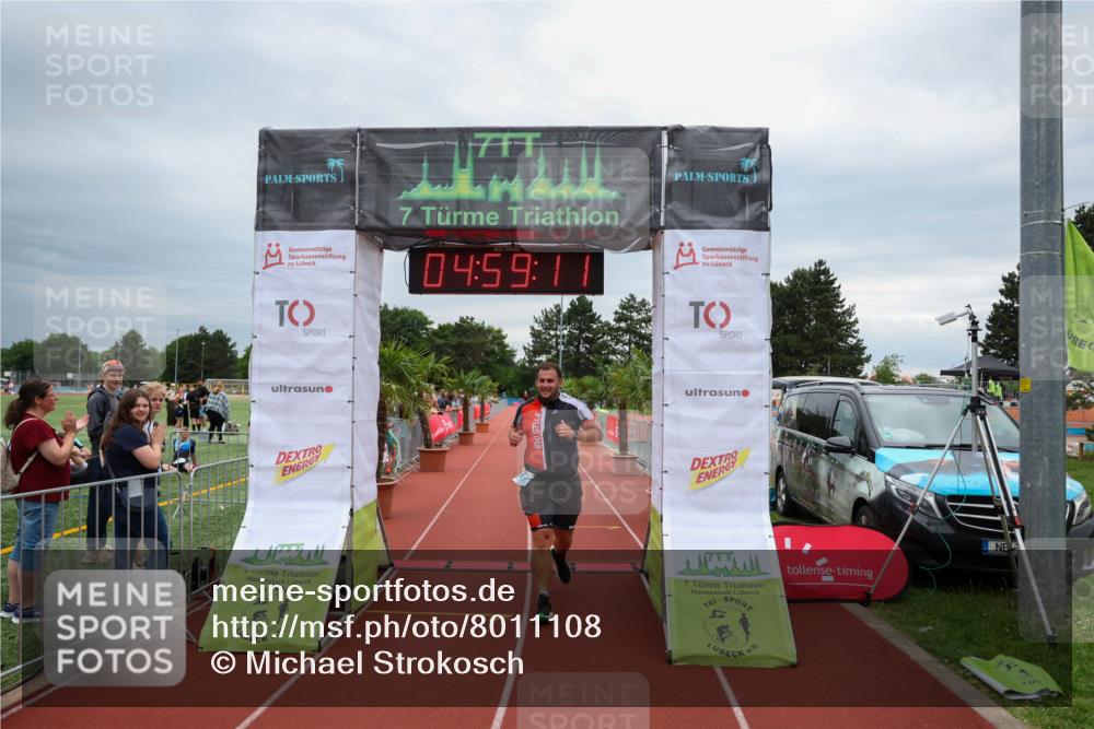 15.06.2025 - 7 Türme Triathlon Michael Strokosch http://msf.ph/oto/8011108 15.06.2025 14:59:11 Ziel  meine-sportfotos.de