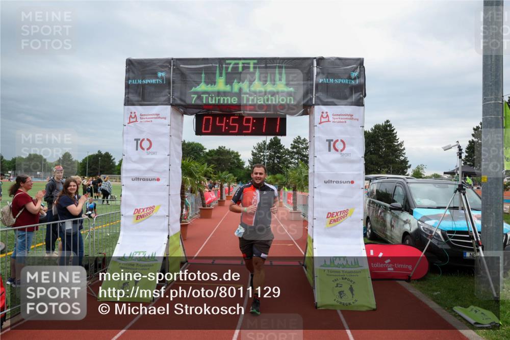 15.06.2025 - 7 Türme Triathlon Michael Strokosch http://msf.ph/oto/8011129 15.06.2025 14:59:11 Ziel  meine-sportfotos.de