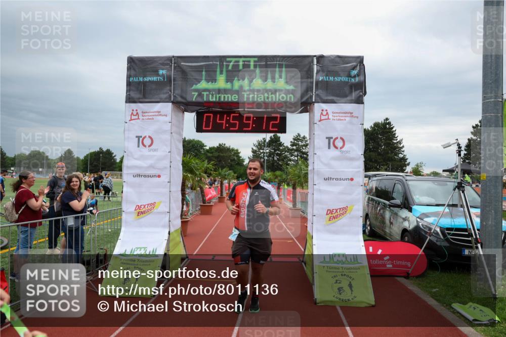 15.06.2025 - 7 Türme Triathlon Michael Strokosch http://msf.ph/oto/8011136 15.06.2025 14:59:11 Ziel  meine-sportfotos.de