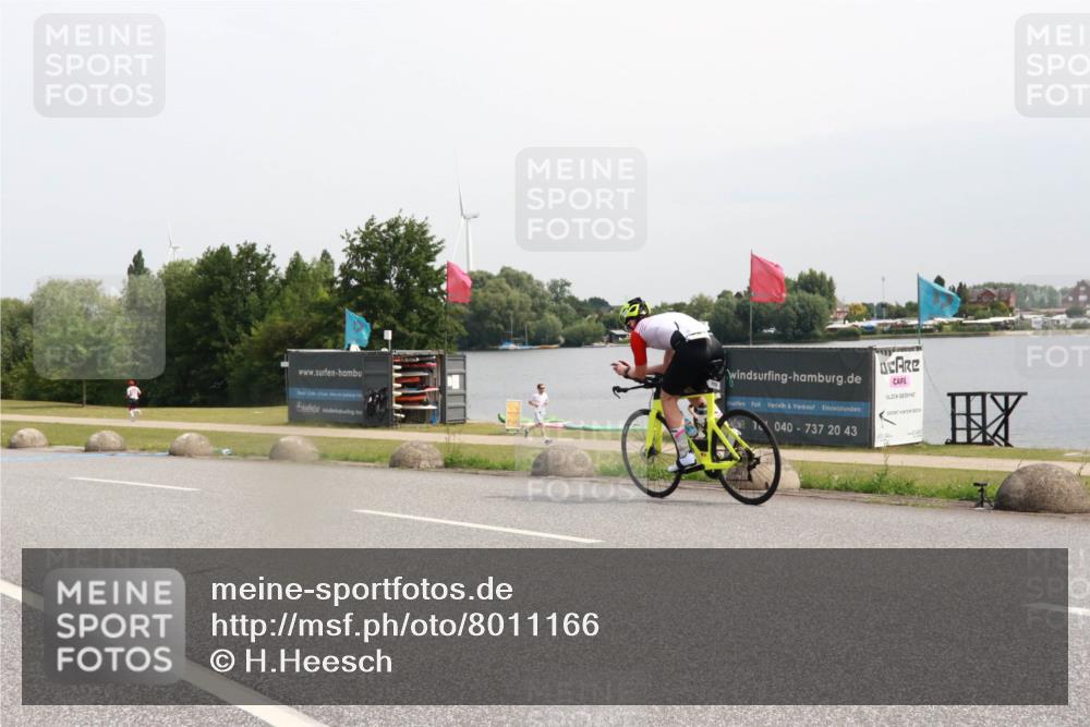 15.06.2025 - 27. Vierlanden-Triathlon H.Heesch http://msf.ph/oto/8011166 15.06.2025 11:02:14 Radfahren 125, 620, 713, 749 meine-sportfotos.de