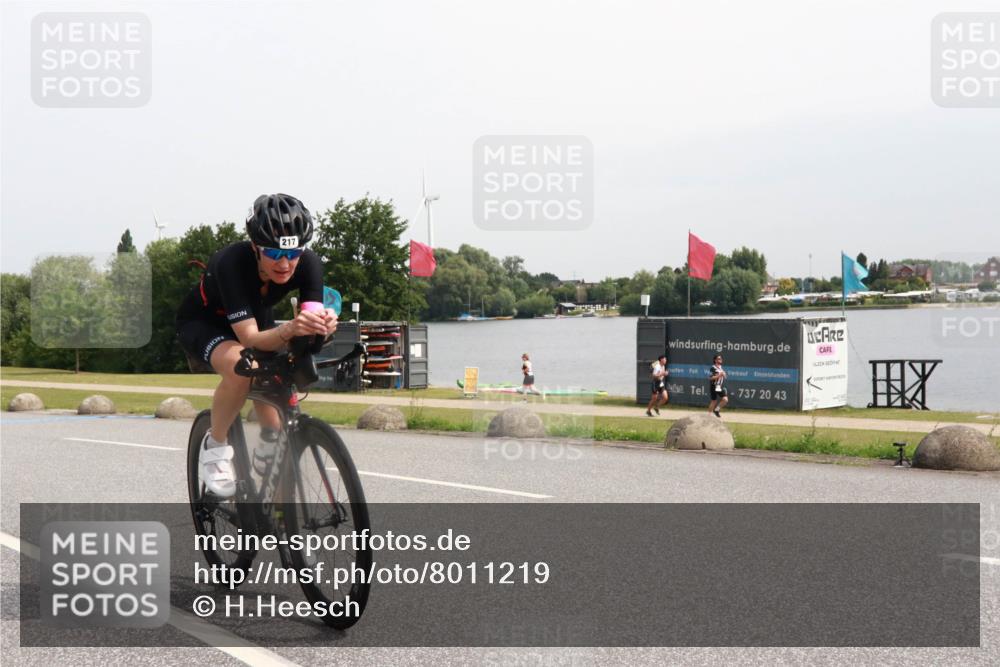 15.06.2025 - 27. Vierlanden-Triathlon H.Heesch http://msf.ph/oto/8011219 15.06.2025 11:02:29 Radfahren 174, 217 meine-sportfotos.de