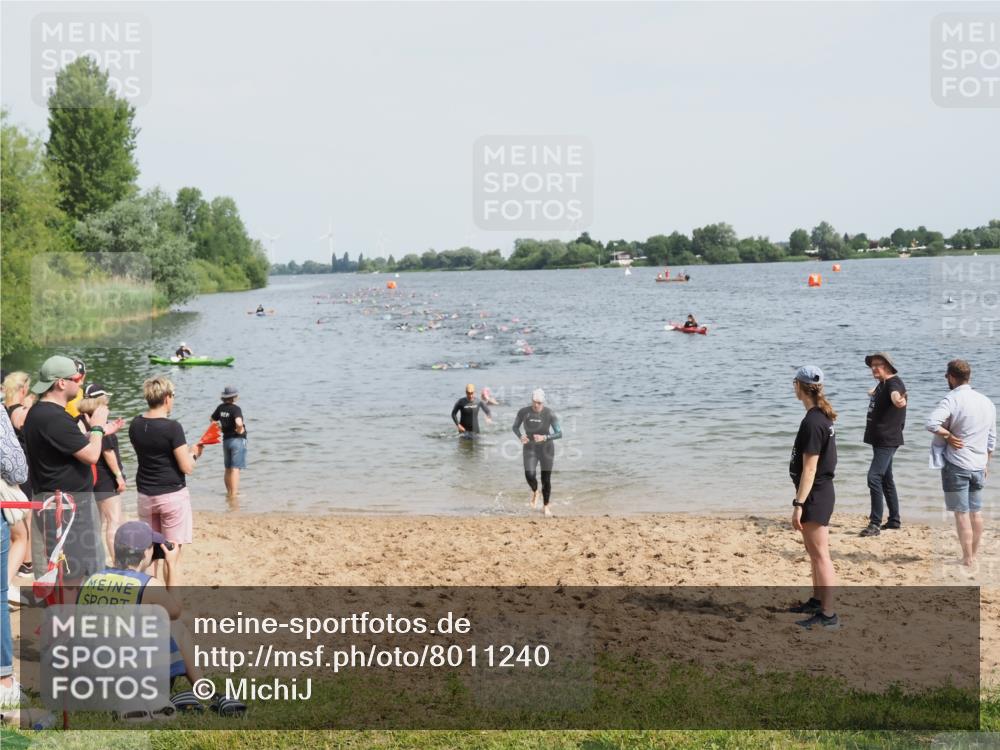 21.06.2025 - 27. Vierlanden-Triathlon MichiJ http://msf.ph/oto/8011240 15.06.2026 10:13:55 Schwimmen 472, 490, 513, 540 meine-sportfotos.de