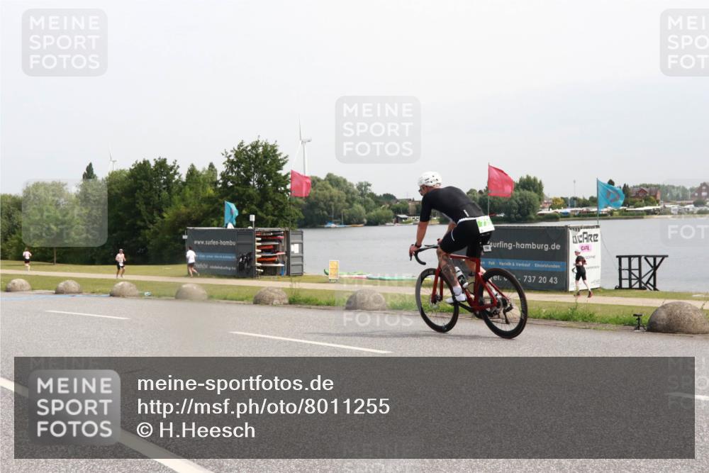 15.06.2025 - 27. Vierlanden-Triathlon H.Heesch http://msf.ph/oto/8011255 15.06.2025 11:02:41 Radfahren 529, 771 meine-sportfotos.de