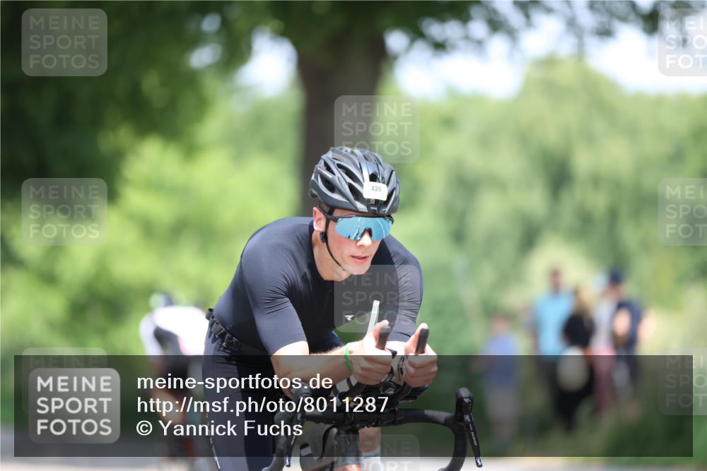 15.06.2025 - 7 Türme Triathlon Yannick Fuchs http://msf.ph/oto/8011287 15.06.2025 12:45:34 Radfahren 363, 439, 551, 657 meine-sportfotos.de