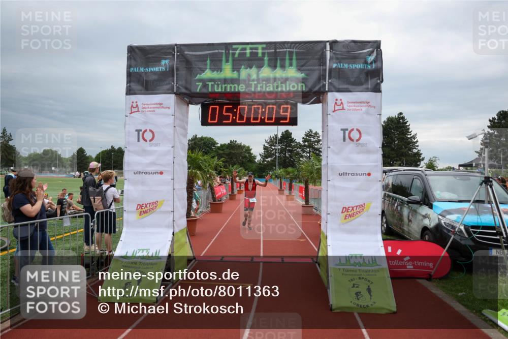 15.06.2025 - 7 Türme Triathlon Michael Strokosch http://msf.ph/oto/8011363 15.06.2025 15:00:09 Ziel 600 meine-sportfotos.de