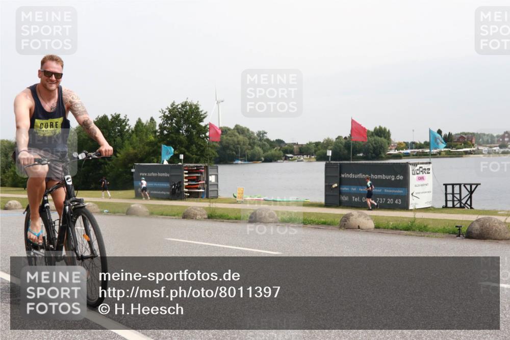 15.06.2025 - 27. Vierlanden-Triathlon H.Heesch http://msf.ph/oto/8011397 15.06.2025 11:03:04 Radfahren 49, 626, 712, 736 meine-sportfotos.de
