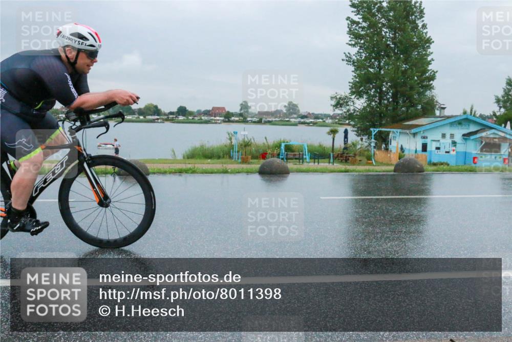 21.06.2025 - 27. Vierlanden-Triathlon H.Heesch http://msf.ph/oto/8011398 15.06.2025 13:59:04 Radfahren 1290 meine-sportfotos.de