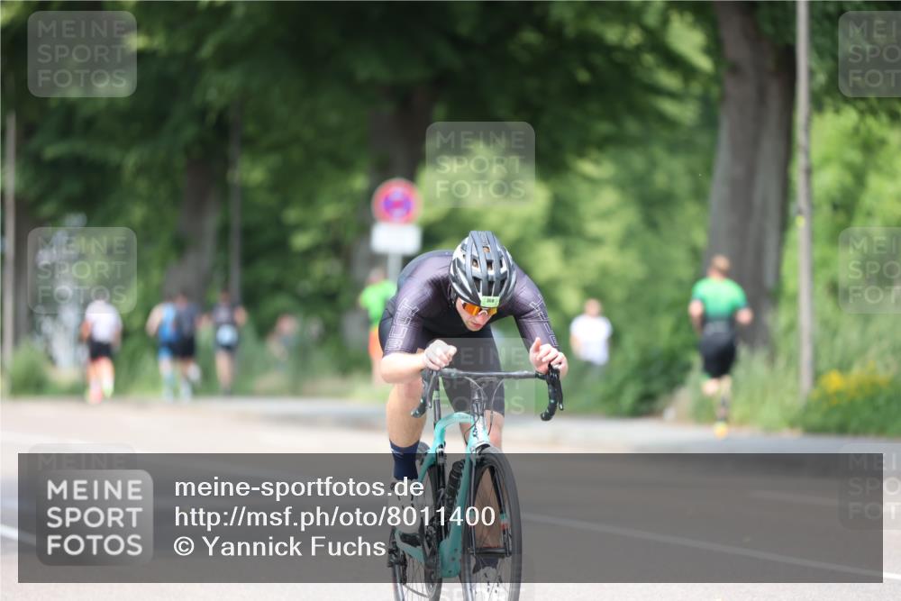 15.06.2025 - 7 Türme Triathlon Yannick Fuchs http://msf.ph/oto/8011400 15.06.2025 13:26:05 Radfahren 294, 887, 955 meine-sportfotos.de