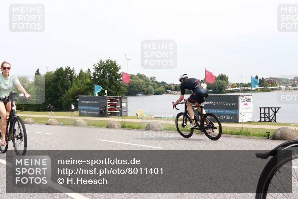 15.06.2025 - 27. Vierlanden-Triathlon H.Heesch http://msf.ph/oto/8011401 15.06.2025 11:03:04 Radfahren 49, 626, 712, 736 meine-sportfotos.de