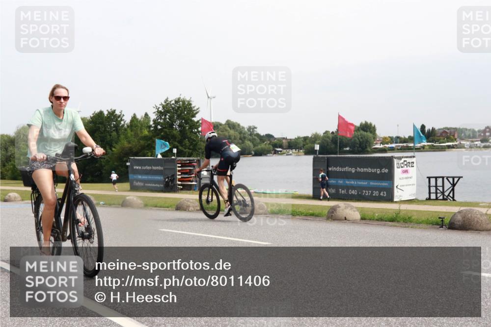 15.06.2025 - 27. Vierlanden-Triathlon H.Heesch http://msf.ph/oto/8011406 15.06.2025 11:03:05 Radfahren 49, 604, 626, 712, 736, 761 meine-sportfotos.de