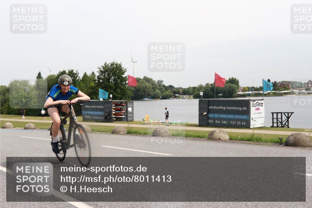 15.06.2025 - 27. Vierlanden-Triathlon H.Heesch http://msf.ph/oto/8011413 15.06.2025 11:03:07 Radfahren 49, 604, 626, 712, 736, 761 meine-sportfotos.de
