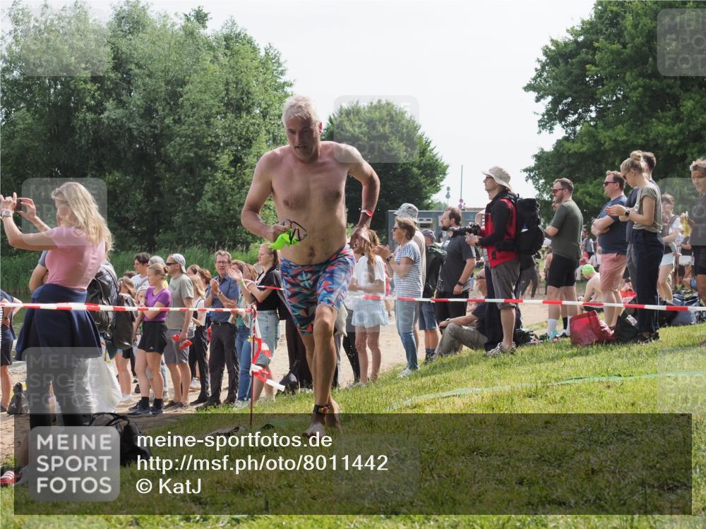15.06.2025 - 27. Vierlanden-Triathlon KatJ http://msf.ph/oto/8011442 15.06.2025 10:13:33 Schwimmen 623 meine-sportfotos.de