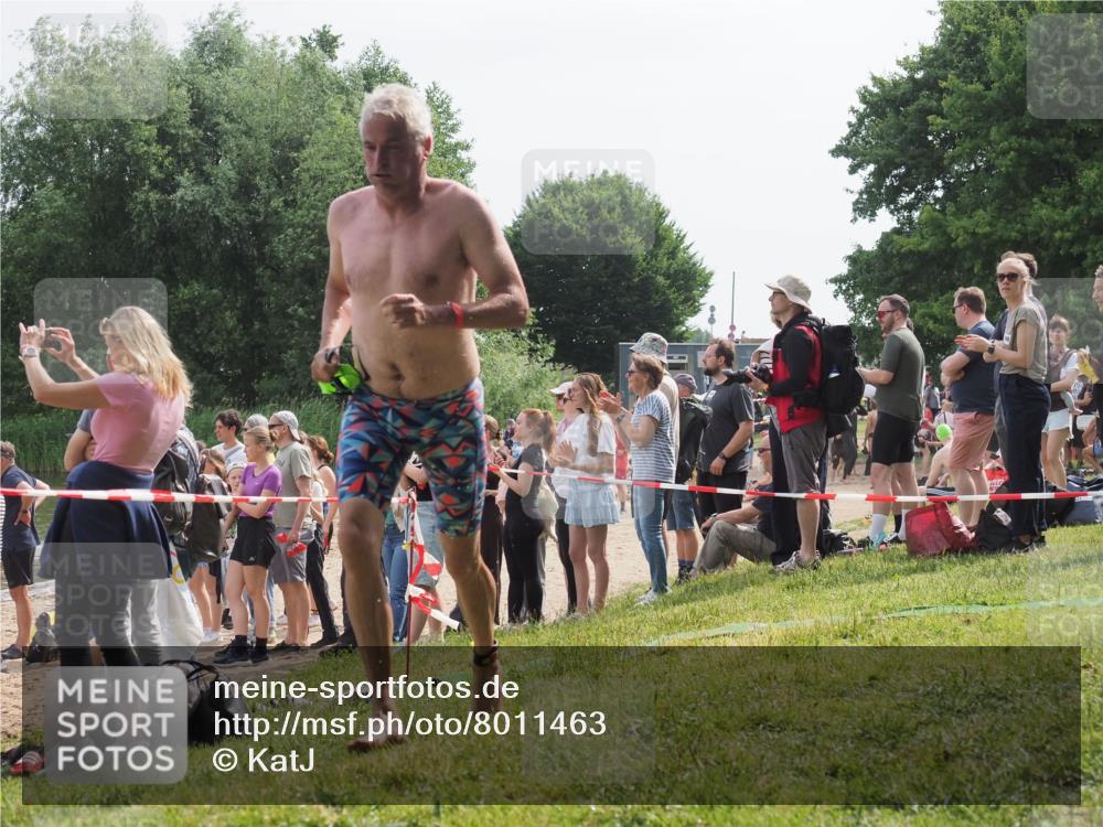 15.06.2025 - 27. Vierlanden-Triathlon KatJ http://msf.ph/oto/8011463 15.06.2025 10:13:34 Schwimmen 623 meine-sportfotos.de