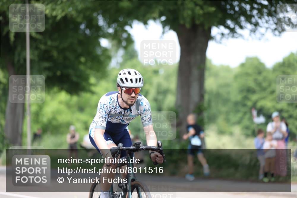 15.06.2025 - 7 Türme Triathlon Yannick Fuchs http://msf.ph/oto/8011516 15.06.2025 13:26:10 Radfahren  meine-sportfotos.de