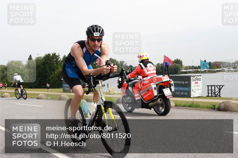 15.06.2025 - 27. Vierlanden-Triathlon H.Heesch http://msf.ph/oto/8011520 15.06.2025 11:03:36 Radfahren 159, 210, 715 meine-sportfotos.de
