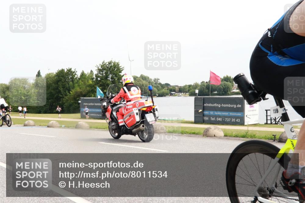 15.06.2025 - 27. Vierlanden-Triathlon H.Heesch http://msf.ph/oto/8011534 15.06.2025 11:03:37 Radfahren 159, 210, 715 meine-sportfotos.de