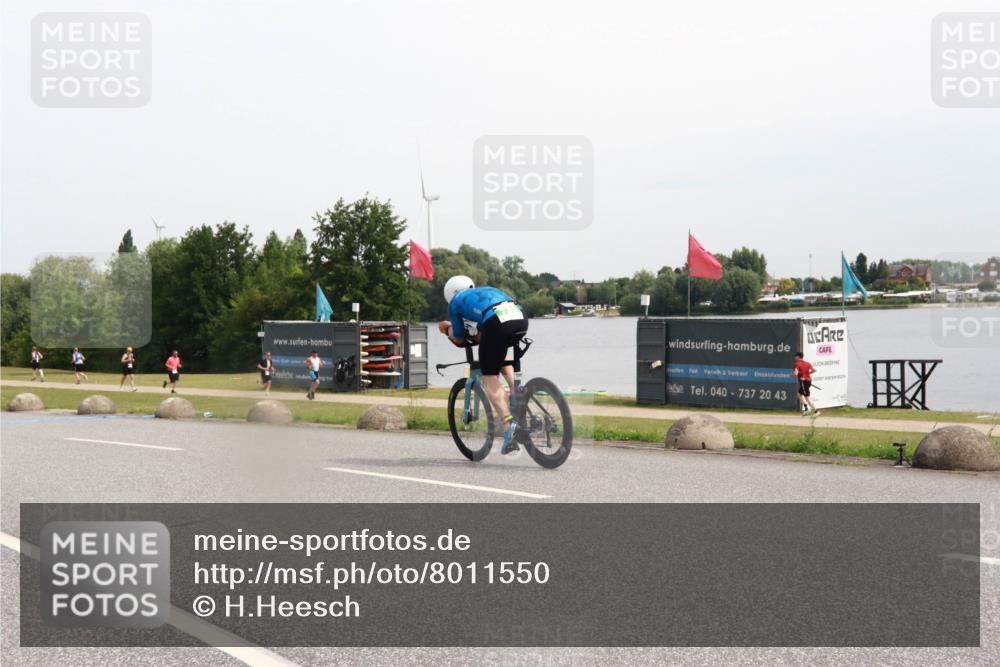 15.06.2025 - 27. Vierlanden-Triathlon H.Heesch http://msf.ph/oto/8011550 15.06.2025 11:03:42 Radfahren 159, 715, 730 meine-sportfotos.de