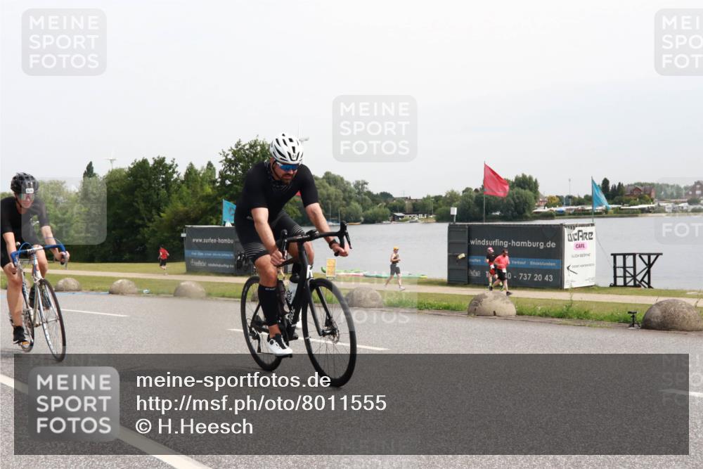 15.06.2025 - 27. Vierlanden-Triathlon H.Heesch http://msf.ph/oto/8011555 15.06.2025 11:03:51 Radfahren 51, 536 meine-sportfotos.de