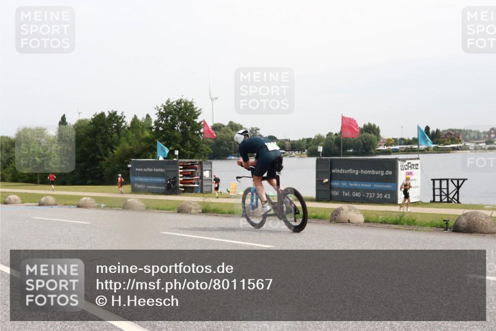 15.06.2025 - 27. Vierlanden-Triathlon H.Heesch http://msf.ph/oto/8011567 15.06.2025 11:03:54 Radfahren 35, 51, 536 meine-sportfotos.de