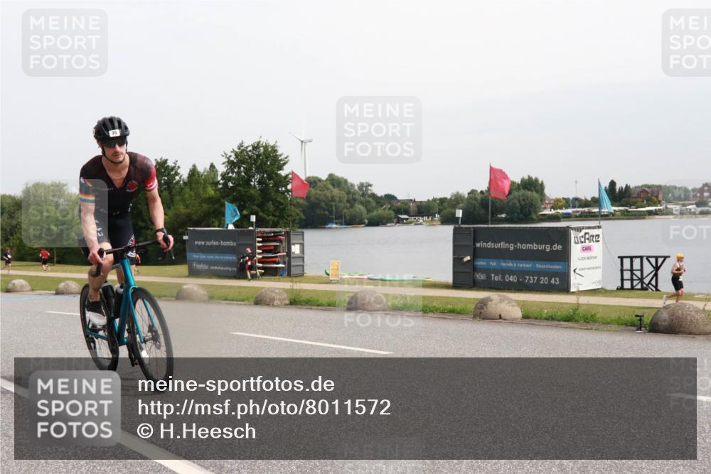 15.06.2025 - 27. Vierlanden-Triathlon H.Heesch http://msf.ph/oto/8011572 15.06.2025 11:03:55 Radfahren 35, 51, 536, 656 meine-sportfotos.de