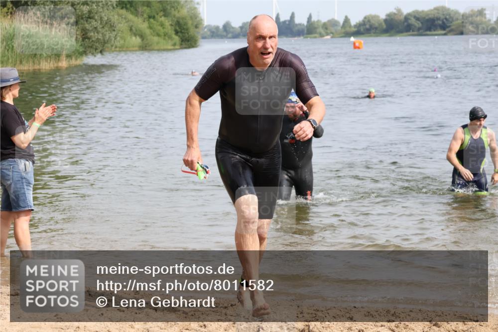 15.06.2025 - 27. Vierlanden-Triathlon Lena Gebhardt http://msf.ph/oto/8011582 15.06.2025 10:08:31 Schwimmen 380, 387, 437, 454, 469 meine-sportfotos.de