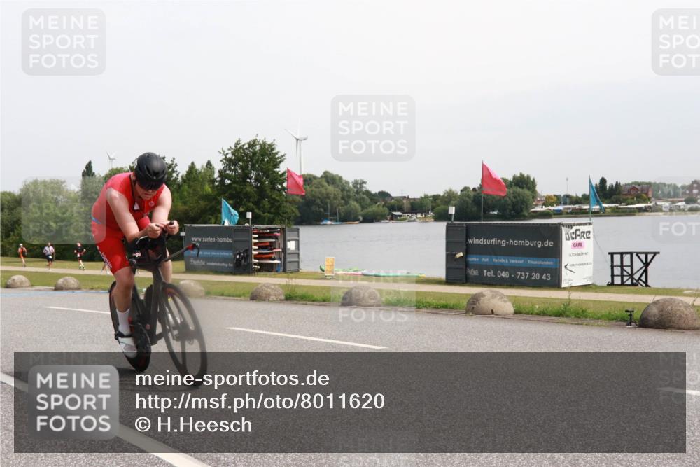 15.06.2025 - 27. Vierlanden-Triathlon H.Heesch http://msf.ph/oto/8011620 15.06.2025 11:04:00 Radfahren 35, 75, 108, 656 meine-sportfotos.de