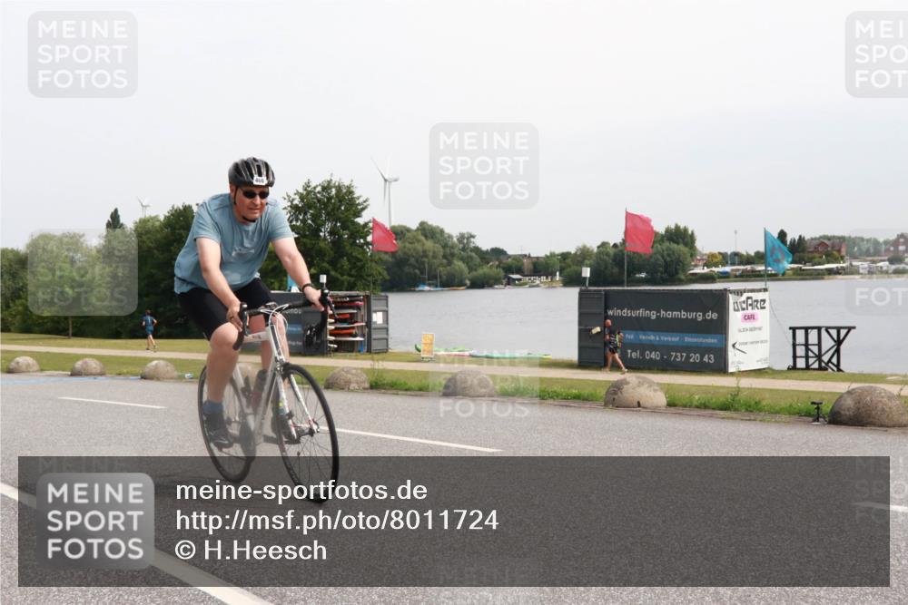 15.06.2025 - 27. Vierlanden-Triathlon H.Heesch http://msf.ph/oto/8011724 15.06.2025 11:04:31 Radfahren 466, 568, 755 meine-sportfotos.de