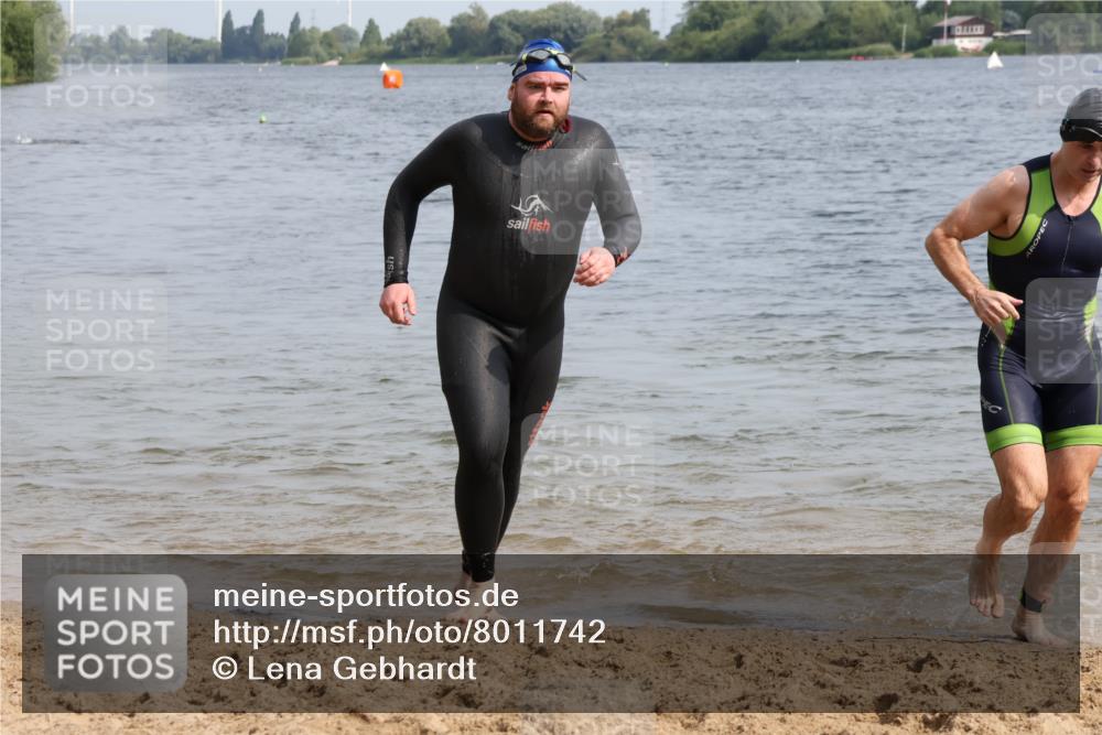15.06.2025 - 27. Vierlanden-Triathlon Lena Gebhardt http://msf.ph/oto/8011742 15.06.2025 10:08:37 Schwimmen 380, 387, 437, 454, 469 meine-sportfotos.de