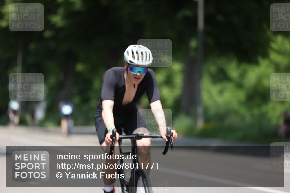 15.06.2025 - 7 Türme Triathlon Yannick Fuchs http://msf.ph/oto/8011771 15.06.2025 12:46:12 Radfahren 489, 501 meine-sportfotos.de