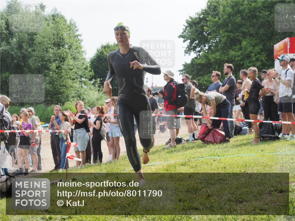 15.06.2025 - 27. Vierlanden-Triathlon KatJ http://msf.ph/oto/8011790 15.06.2025 10:13:47 Schwimmen 513, 540, 545, 585, 622 meine-sportfotos.de