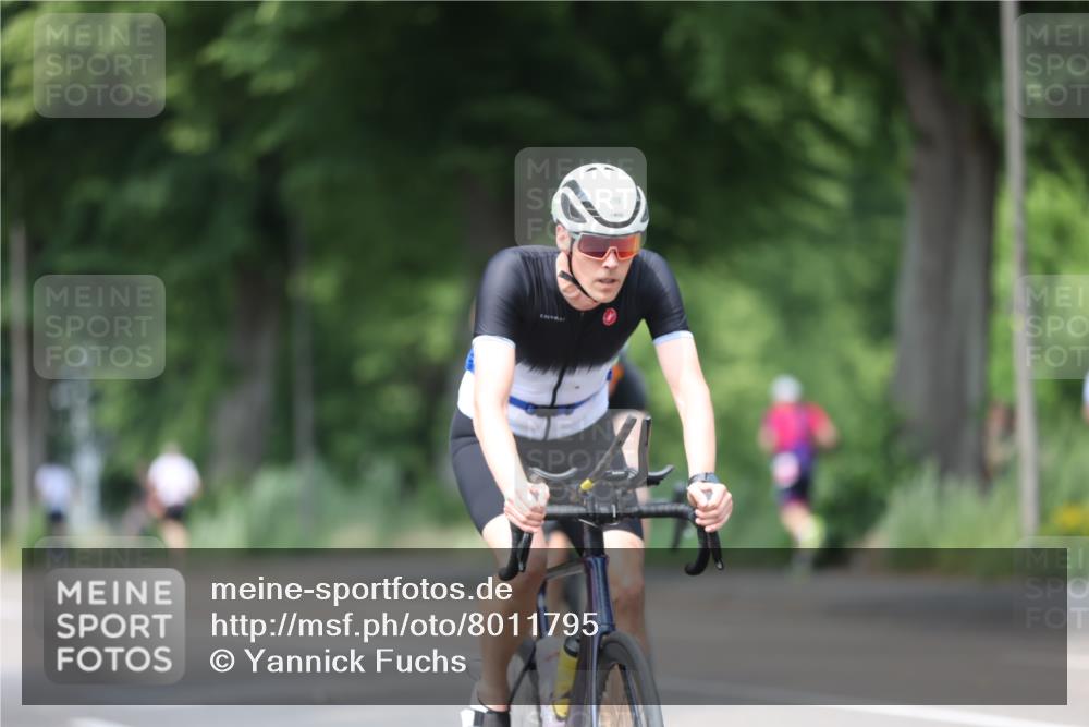 15.06.2025 - 7 Türme Triathlon Yannick Fuchs http://msf.ph/oto/8011795 15.06.2025 13:26:36 Radfahren 400, 667, 719 meine-sportfotos.de