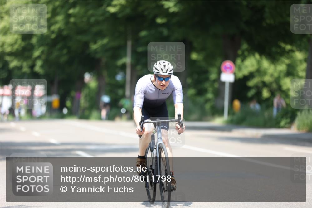 15.06.2025 - 7 Türme Triathlon Yannick Fuchs http://msf.ph/oto/8011798 15.06.2025 12:46:13 Radfahren 489, 501 meine-sportfotos.de