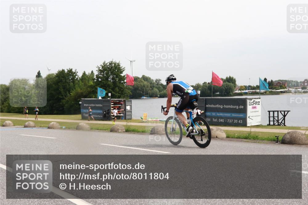 15.06.2025 - 27. Vierlanden-Triathlon H.Heesch http://msf.ph/oto/8011804 15.06.2025 11:04:44 Radfahren 30, 48, 137, 577, 685, 711 meine-sportfotos.de
