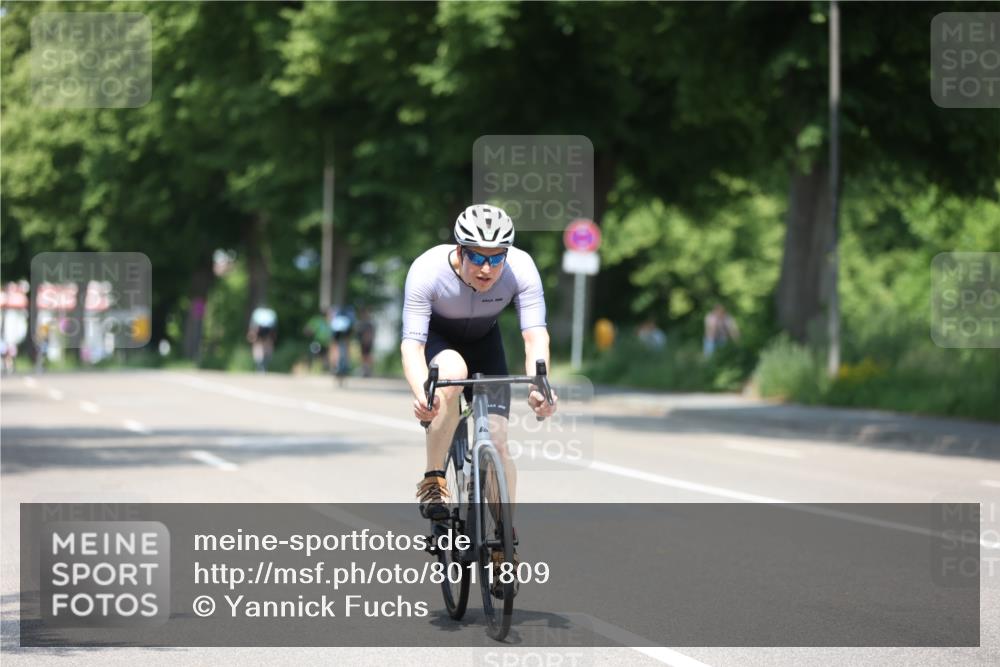 15.06.2025 - 7 Türme Triathlon Yannick Fuchs http://msf.ph/oto/8011809 15.06.2025 12:46:14 Radfahren 489, 501 meine-sportfotos.de