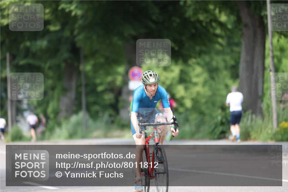 15.06.2025 - 7 Türme Triathlon Yannick Fuchs http://msf.ph/oto/8011812 15.06.2025 13:26:38 Radfahren 400, 667, 719 meine-sportfotos.de