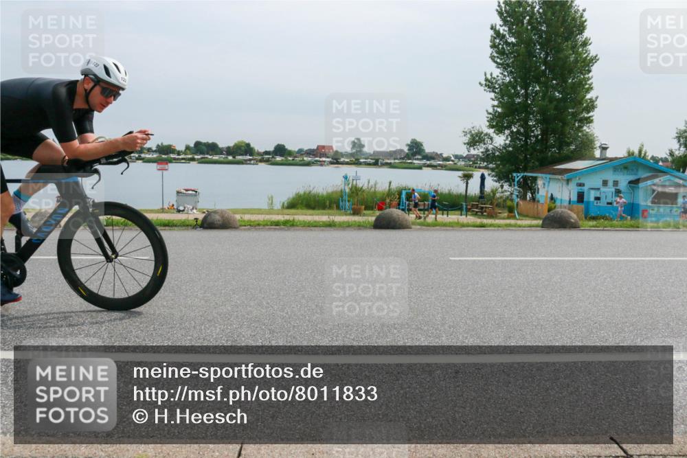 15.06.2025 - 27. Vierlanden-Triathlon H.Heesch http://msf.ph/oto/8011833 15.06.2025 11:05:04 Radfahren 122, 231, 588, 654, 683, 716 meine-sportfotos.de