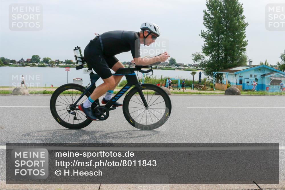 15.06.2025 - 27. Vierlanden-Triathlon H.Heesch http://msf.ph/oto/8011843 15.06.2025 11:05:04 Radfahren 122, 231, 588, 654, 683, 716 meine-sportfotos.de