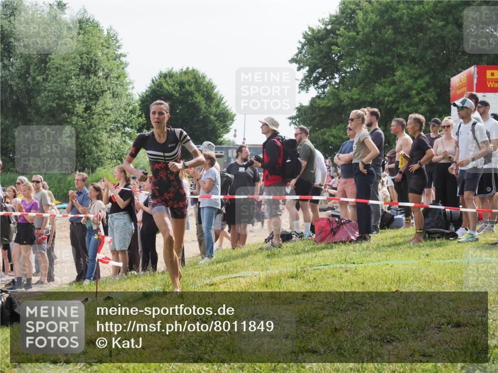 15.06.2025 - 27. Vierlanden-Triathlon KatJ http://msf.ph/oto/8011849 15.06.2025 10:13:51 Schwimmen 490, 513, 540, 545, 585, 622 meine-sportfotos.de