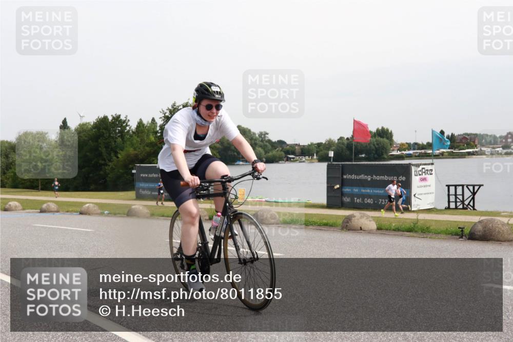 15.06.2025 - 27. Vierlanden-Triathlon H.Heesch http://msf.ph/oto/8011855 15.06.2025 11:04:48 Radfahren 30, 137, 547, 577, 685 meine-sportfotos.de