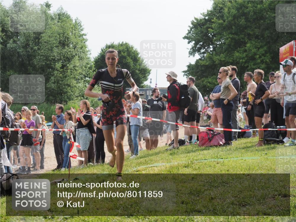 15.06.2025 - 27. Vierlanden-Triathlon KatJ http://msf.ph/oto/8011859 15.06.2025 10:13:51 Schwimmen 490, 513, 540, 545, 585, 622 meine-sportfotos.de