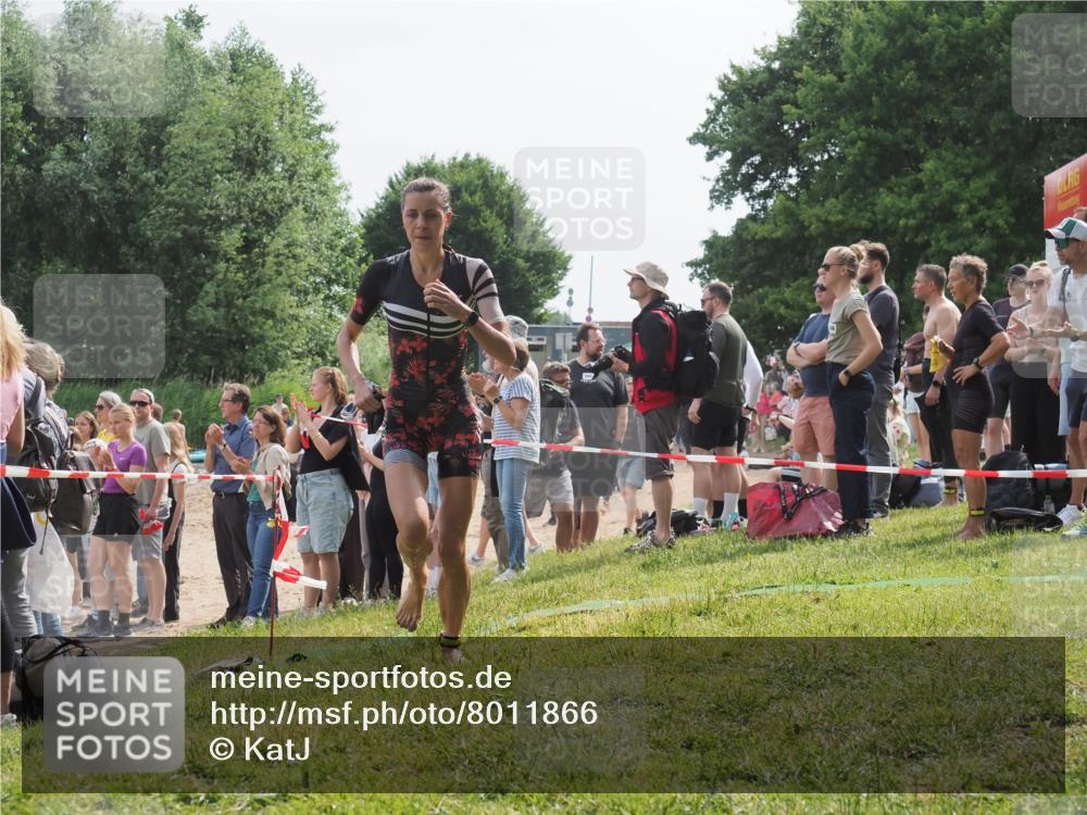 15.06.2025 - 27. Vierlanden-Triathlon KatJ http://msf.ph/oto/8011866 15.06.2025 10:13:51 Schwimmen 490, 513, 540, 545, 585, 622 meine-sportfotos.de