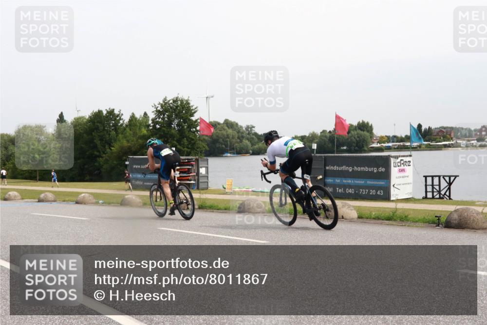 15.06.2025 - 27. Vierlanden-Triathlon H.Heesch http://msf.ph/oto/8011867 15.06.2025 11:04:59 Radfahren 654 meine-sportfotos.de