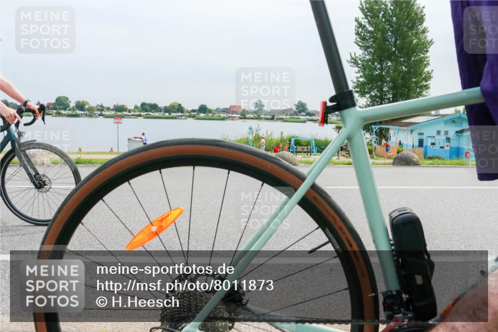 15.06.2025 - 27. Vierlanden-Triathlon H.Heesch http://msf.ph/oto/8011873 15.06.2025 11:05:08 Radfahren 122, 231, 246, 588 meine-sportfotos.de