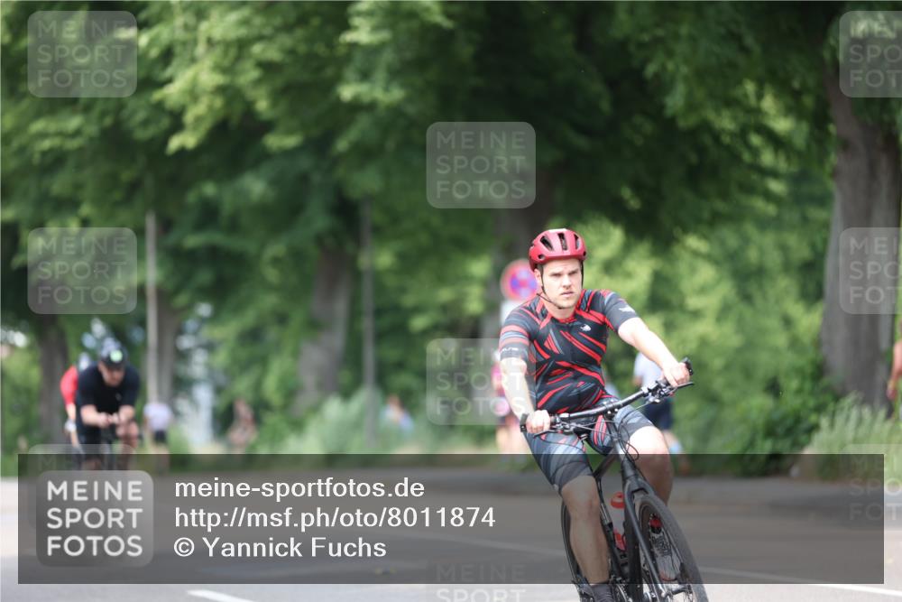 15.06.2025 - 7 Türme Triathlon Yannick Fuchs http://msf.ph/oto/8011874 15.06.2025 13:26:41 Radfahren 400, 667, 1153 meine-sportfotos.de