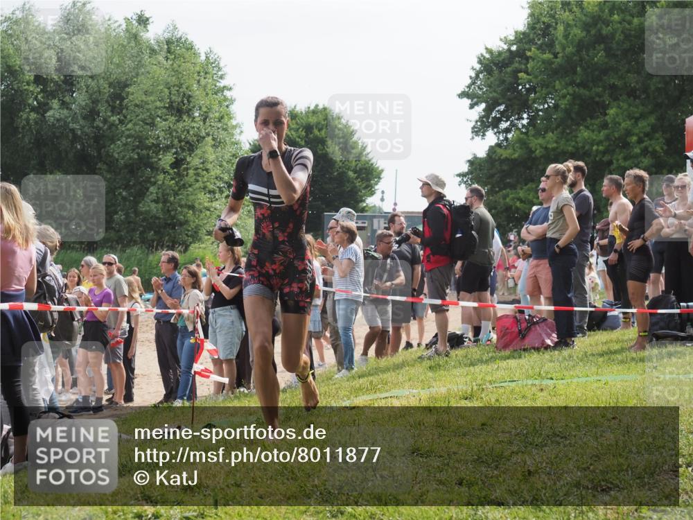 15.06.2025 - 27. Vierlanden-Triathlon KatJ http://msf.ph/oto/8011877 15.06.2025 10:13:52 Schwimmen 490, 513, 540, 545, 622 meine-sportfotos.de