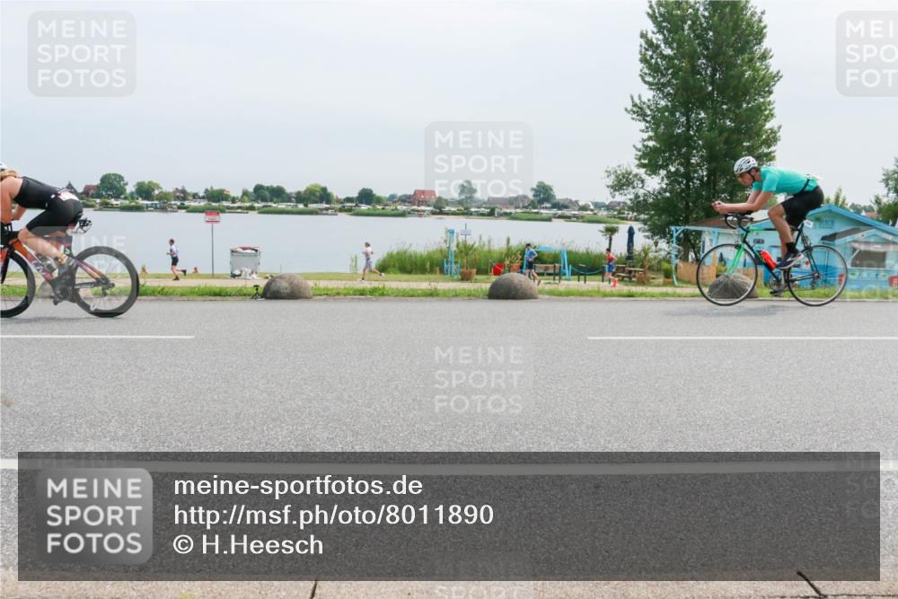 15.06.2025 - 27. Vierlanden-Triathlon H.Heesch http://msf.ph/oto/8011890 15.06.2025 11:05:10 Radfahren 231, 246, 588, 692, 733 meine-sportfotos.de