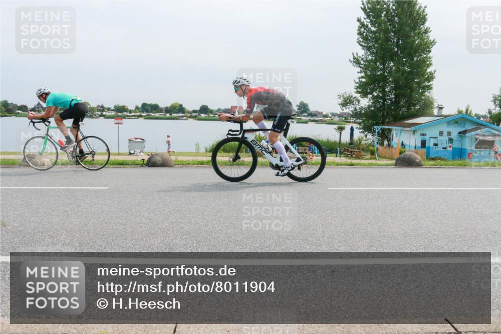 15.06.2025 - 27. Vierlanden-Triathlon H.Heesch http://msf.ph/oto/8011904 15.06.2025 11:05:10 Radfahren 231, 246, 588, 692, 733 meine-sportfotos.de