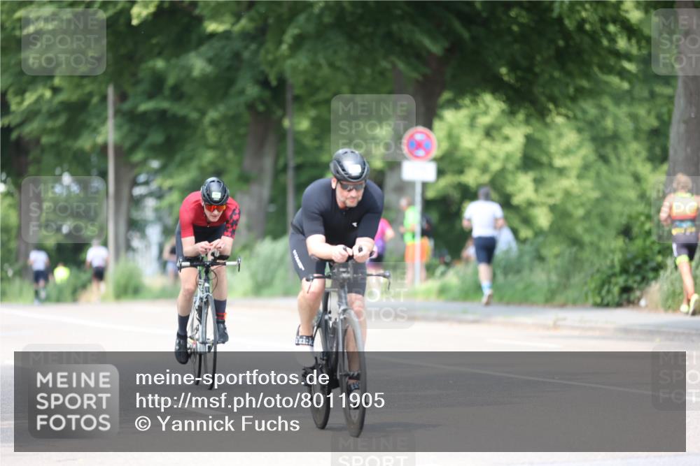 15.06.2025 - 7 Türme Triathlon Yannick Fuchs http://msf.ph/oto/8011905 15.06.2025 13:26:42 Radfahren 400, 667, 1153 meine-sportfotos.de