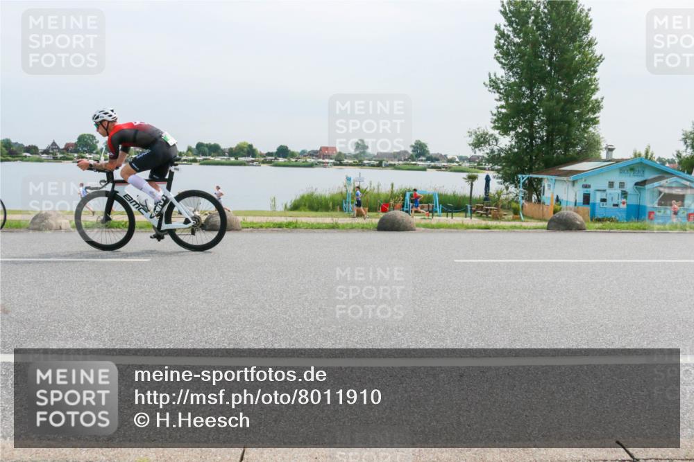 15.06.2025 - 27. Vierlanden-Triathlon H.Heesch http://msf.ph/oto/8011910 15.06.2025 11:05:11 Radfahren 231, 246, 588, 692, 702, 733 meine-sportfotos.de